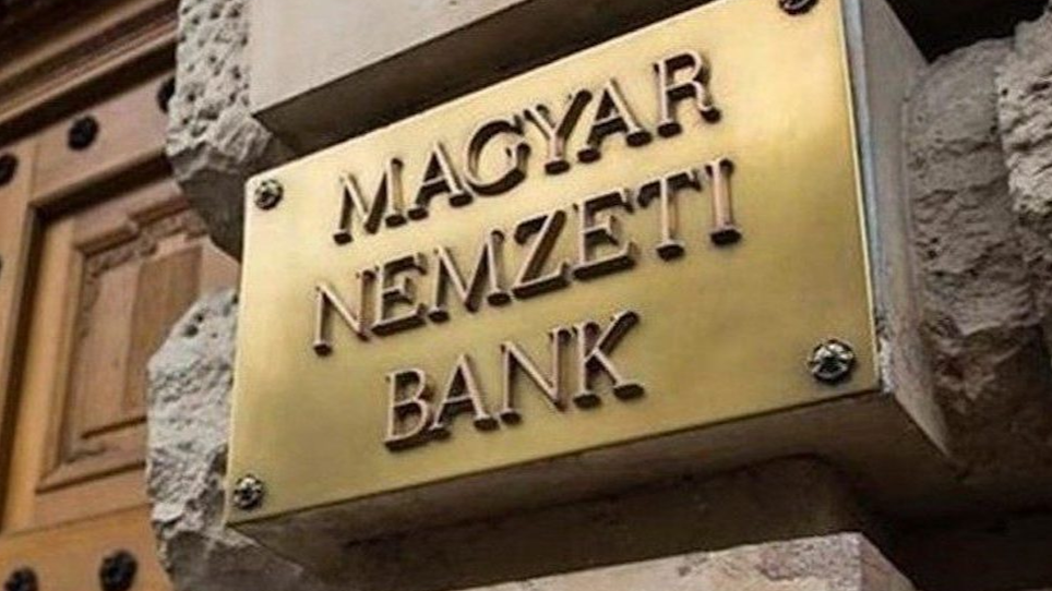 Lépett az MNB: még kevésbé éri majd meg életbiztosításban megtakarítani - Portfolio cikk